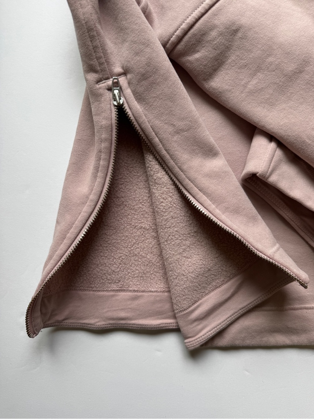 Lululemon Loungeful Relaxed-Fit Crewneck Sweatshirt Mink Berry Fleece L *Flaw - Picture 9 of 13